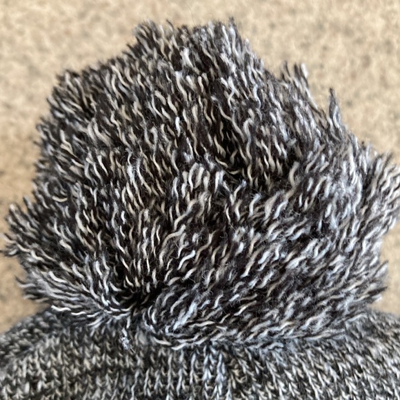 CANADA WEATHER GEAR Beanie Mittens Set Heather Gray - Picture 8 of 12